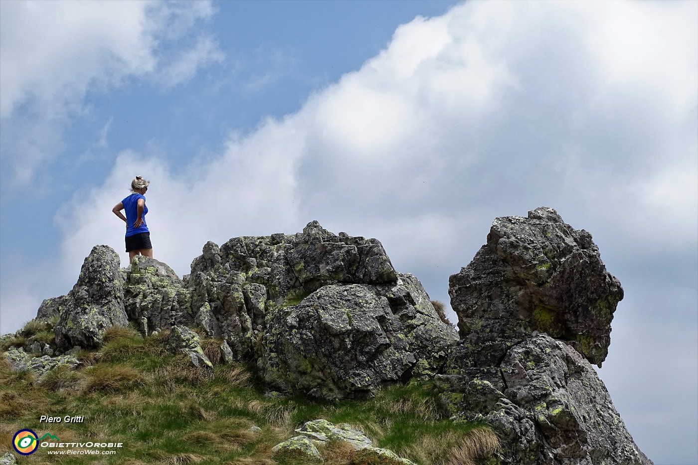 62 Passeggiando su roccioni.JPG